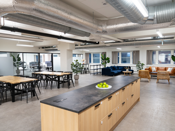 Bay Lounge | VillageWorks Kuva 1